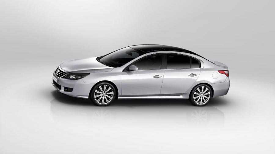 Renault Latitude 2011 года  (фото 26 из 40)
